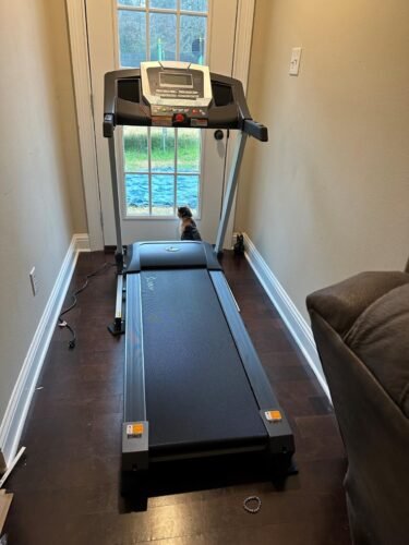 Sunny Health & Fitness Foldable Treadmill – 2.5 HP Brushless Motor, 0–16 km/h, 15-Level Auto Incline, 50 cm Deck, Bluetooth & SunnyFit App photo review