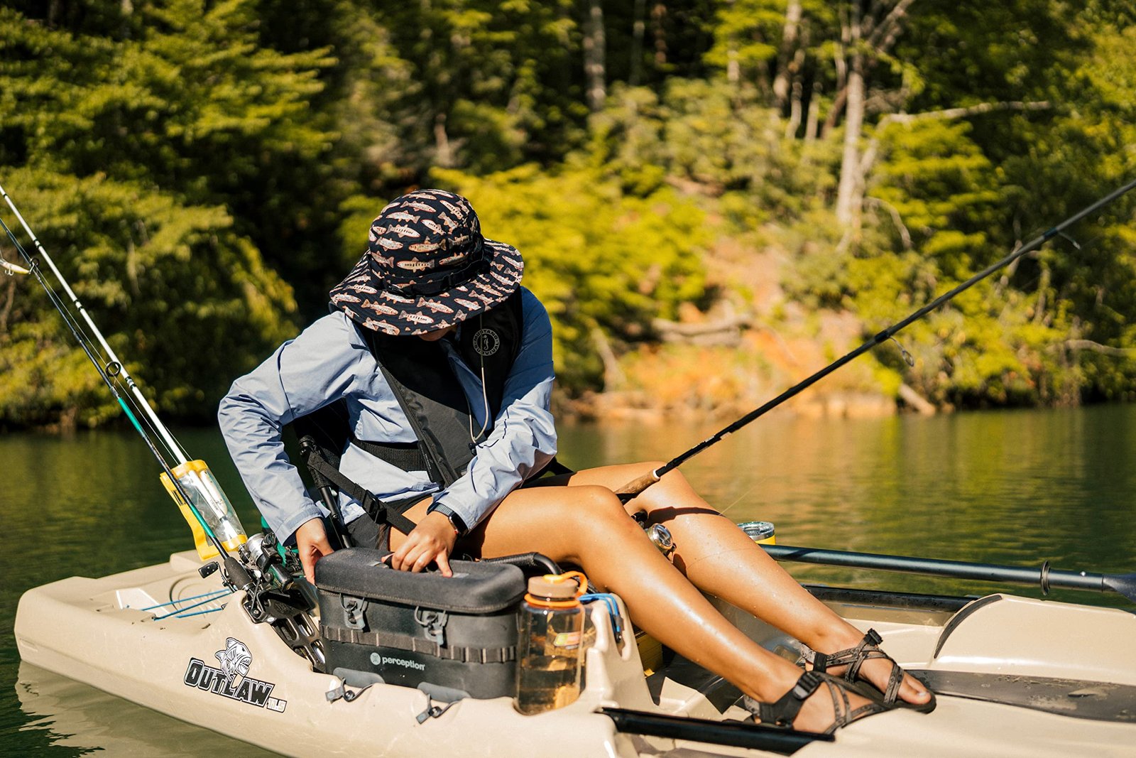 Perception Outlaw 11.5 Sit-On-Top Fishing Kayak – Fold-Away Frame Seat, 4 Rod Holders & Integrated Tackle Trays (11′ 6″, Moss Camo) - Image 13