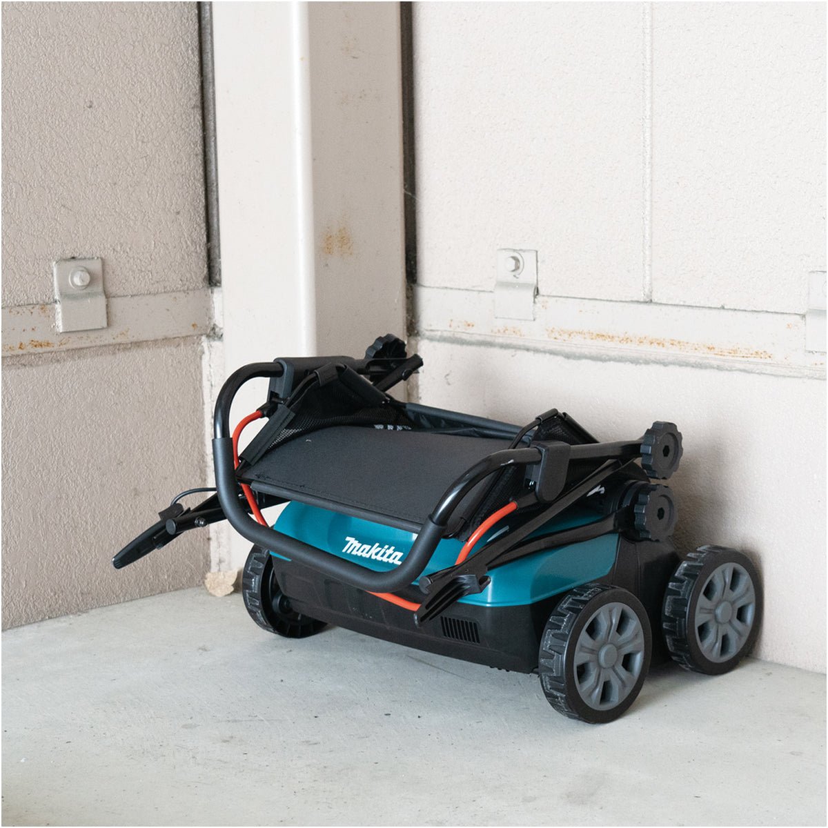 Makita DUV320Z 18V LXT Brushless 320mm Scarifier Body Only